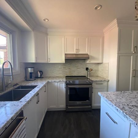 Yonge And Finch Subway !L Spacious & Bright Private Bedroom With Shared Amenties 토론토 외부 사진