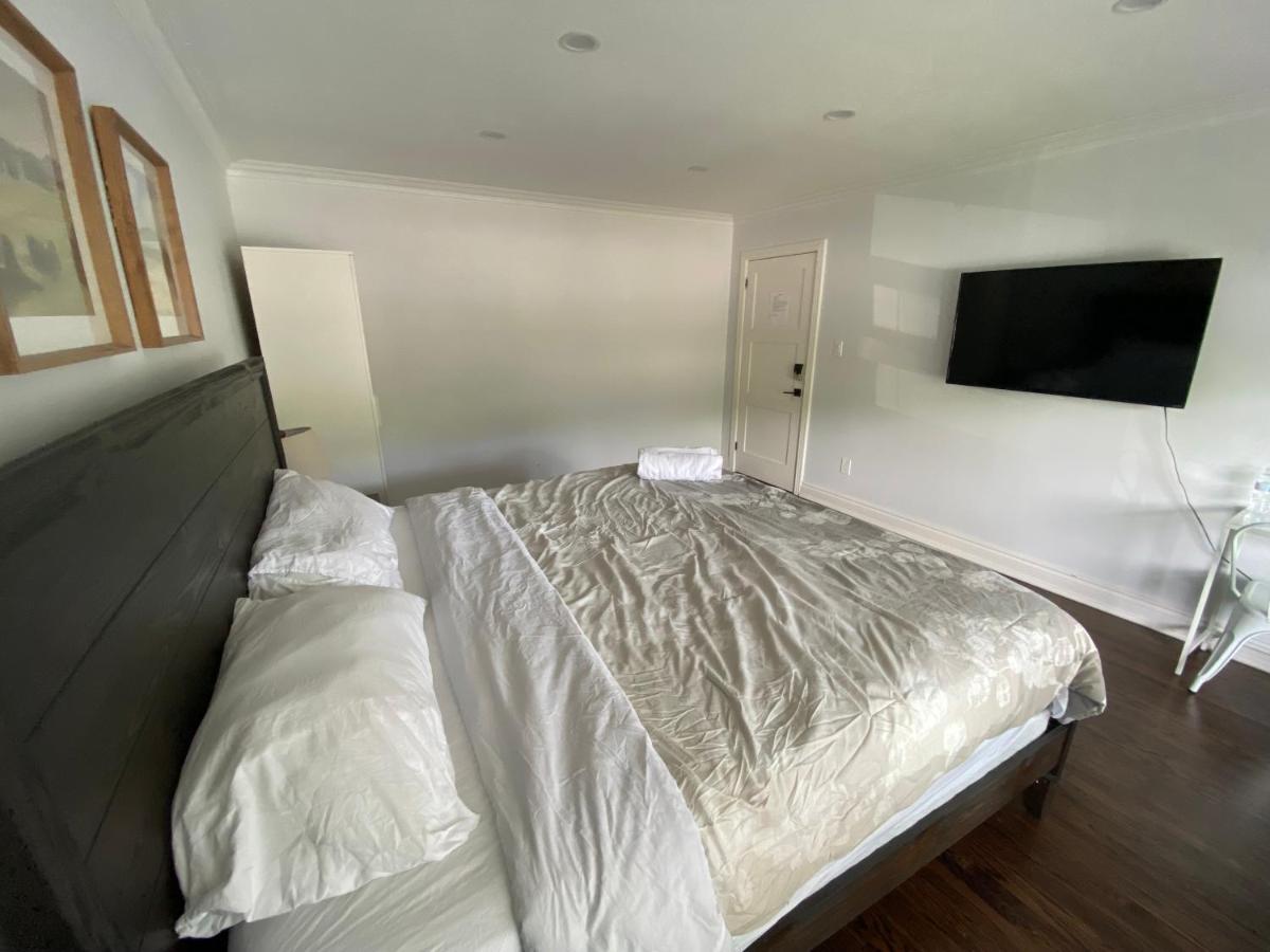 Yonge And Finch Subway !L Spacious & Bright Private Bedroom With Shared Amenties 토론토 외부 사진
