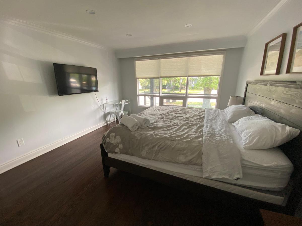 Yonge And Finch Subway !L Spacious & Bright Private Bedroom With Shared Amenties 토론토 외부 사진